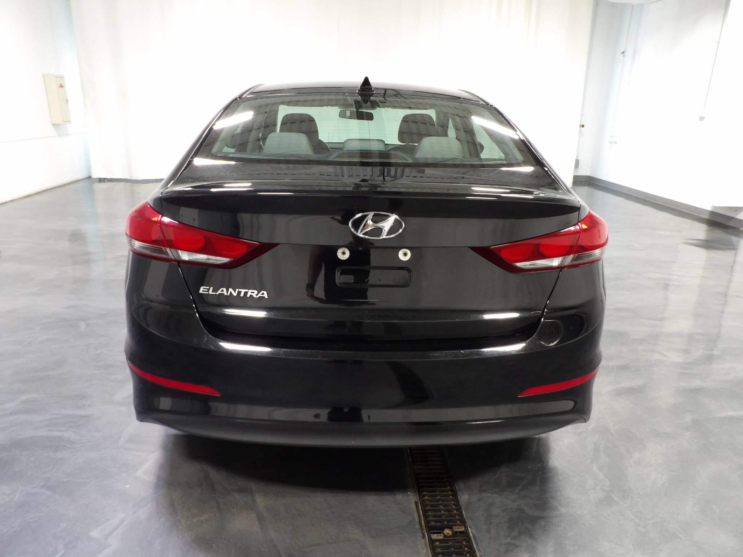 Used 2018 Hyundai Elantra SEL FWD image 5