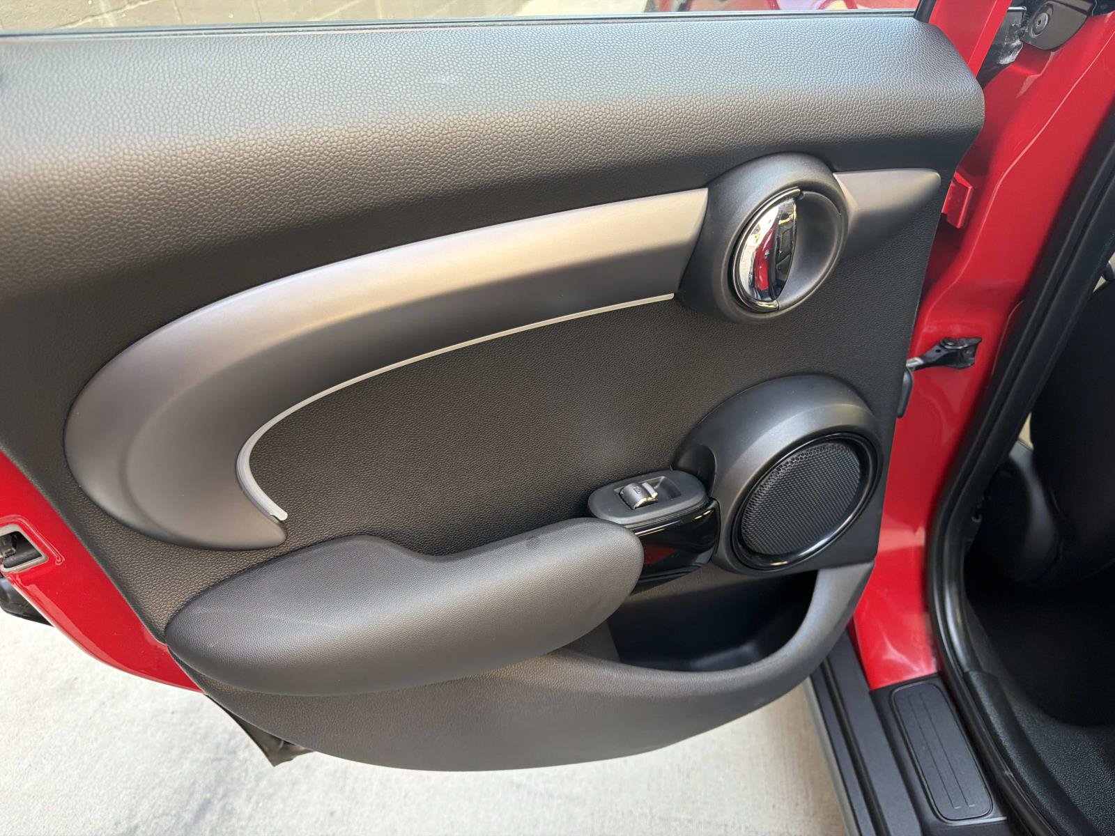 Used 2022 MINI Cooper 4-Door Hardtop FWD image 8