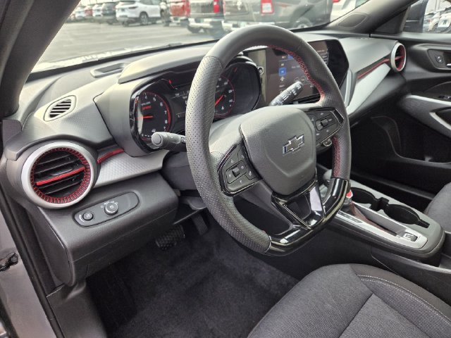 Used 2024 Chevrolet Trax RS w/ Sunroof Package FWD image 19
