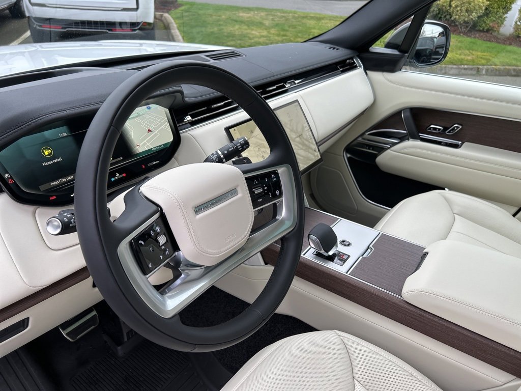 New 2025 Land Rover Range Rover SE image 12