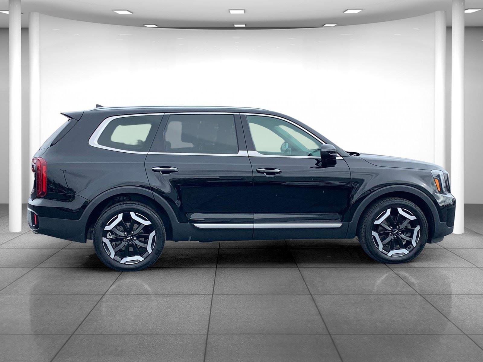 Used 2023 Kia Telluride S image 8