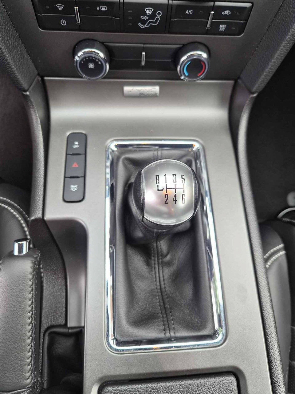 Used 2013 Ford Mustang GT Premium w/ Security Pkg RWD image 14