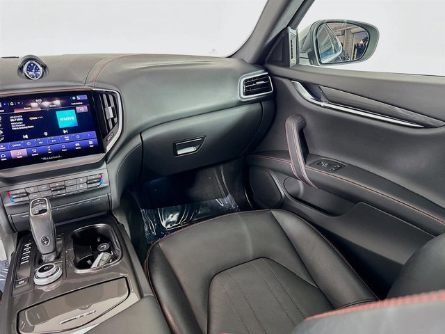 Used 2021 Maserati Ghibli S image 25