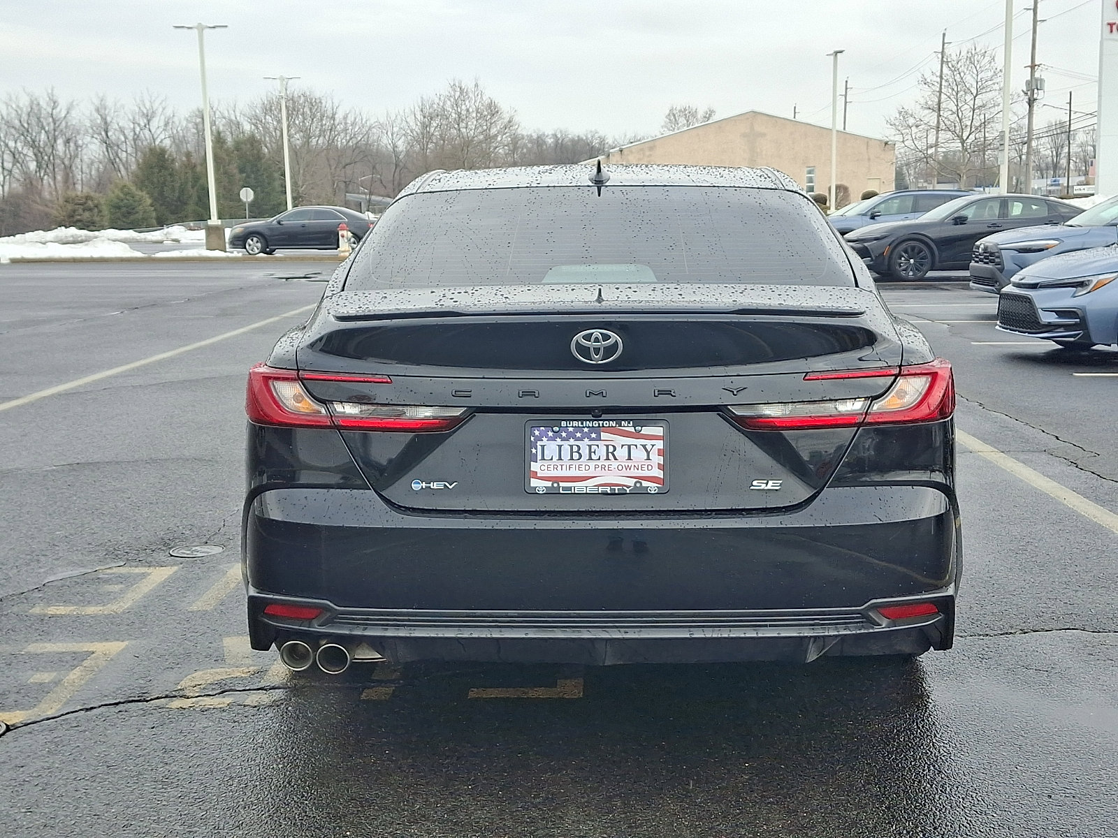 Used 2025 Toyota Camry SE image 5