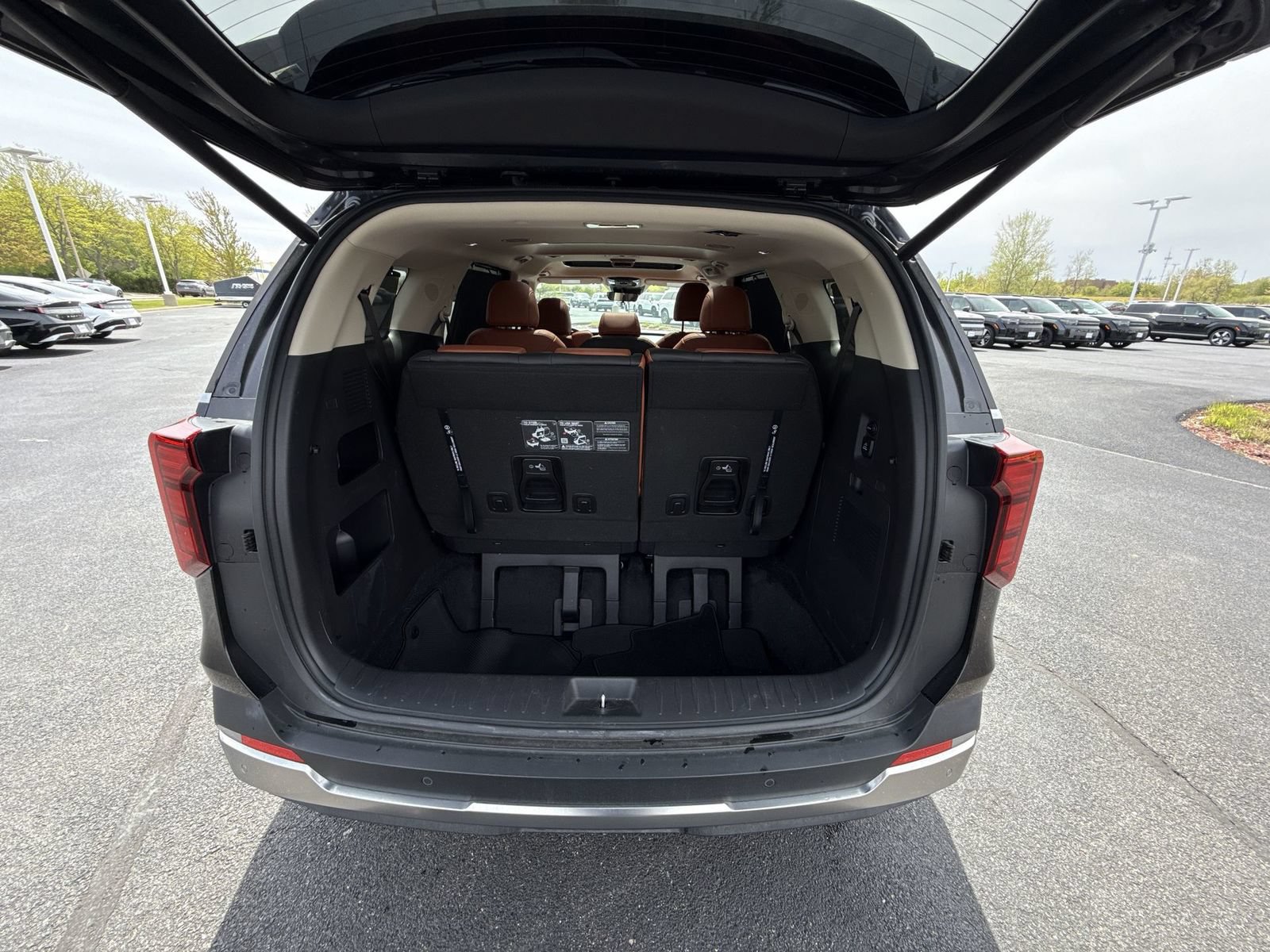 Used 2026 Kia Carnival SX FWD image 26