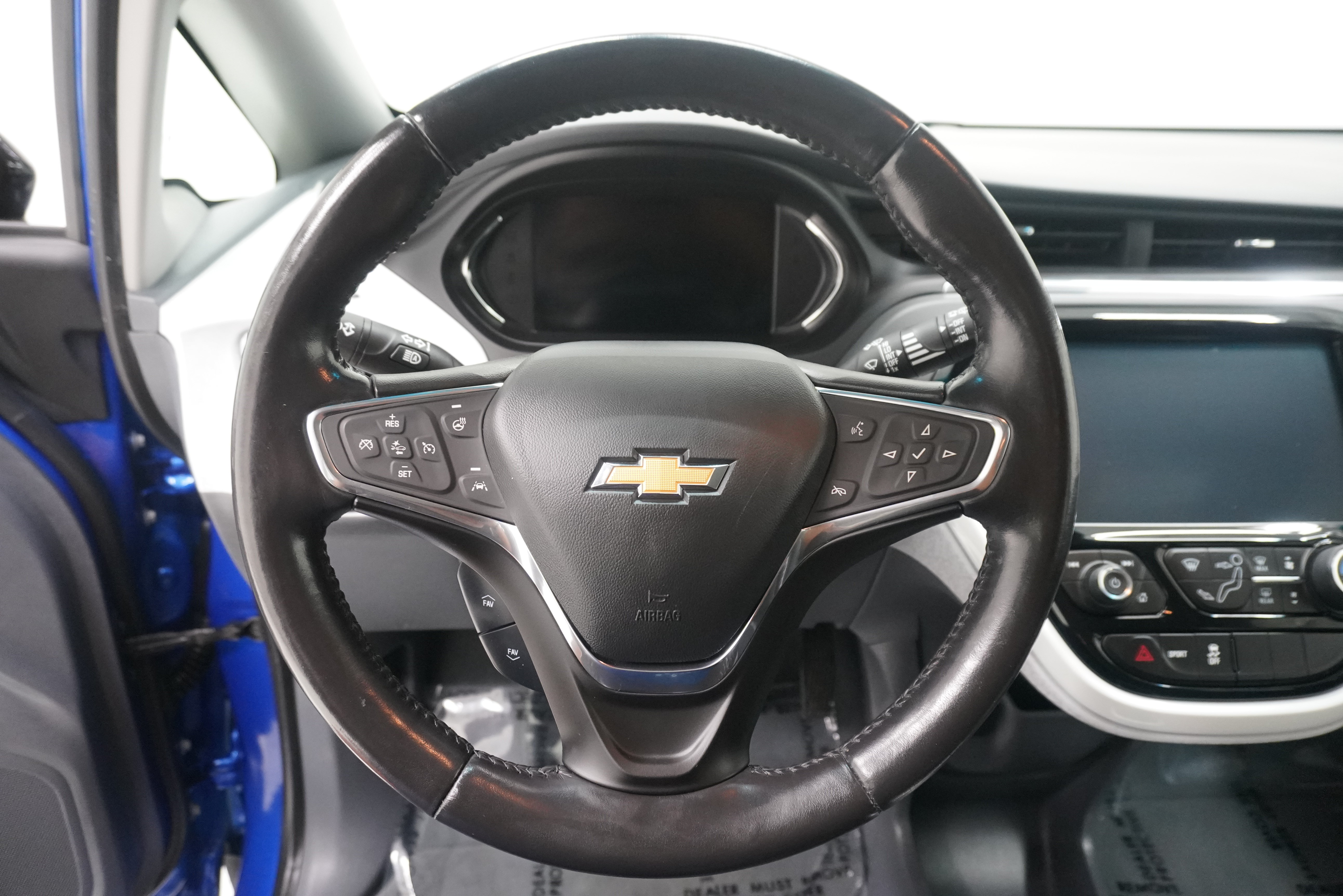 Used 2020 Chevrolet Bolt Premier w/ Infotainment Package FWD image 15