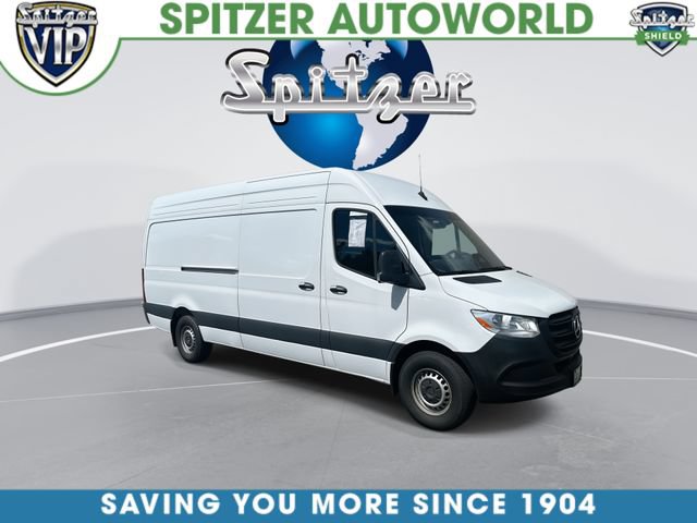 Used 2025 Mercedes-Benz Sprinter 2500 image 2