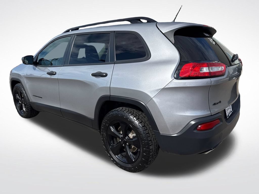 Used 2017 Jeep Cherokee Sport AWD/4WD image 3