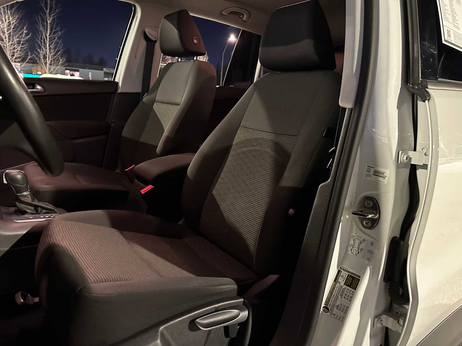 Used 2017 Volkswagen Tiguan S image 21