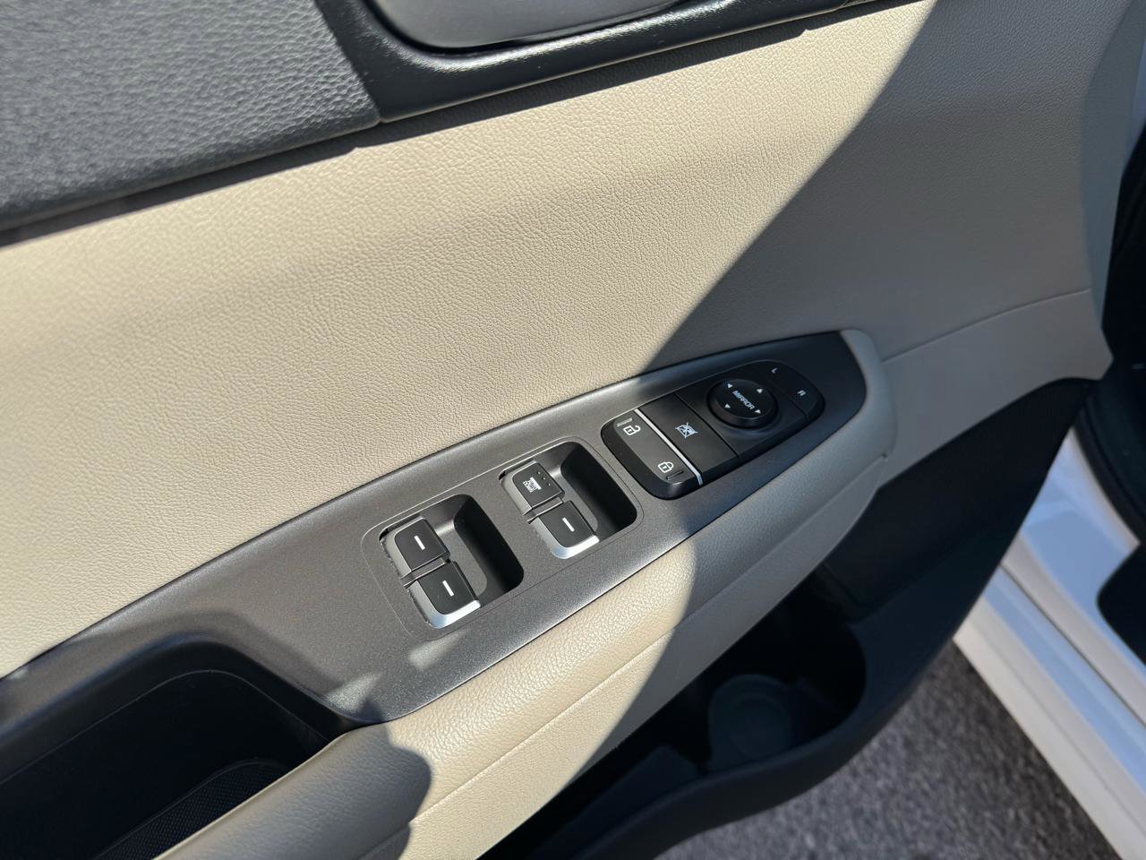 Used 2016 Kia Optima LX w/ Option Group 014 image 25