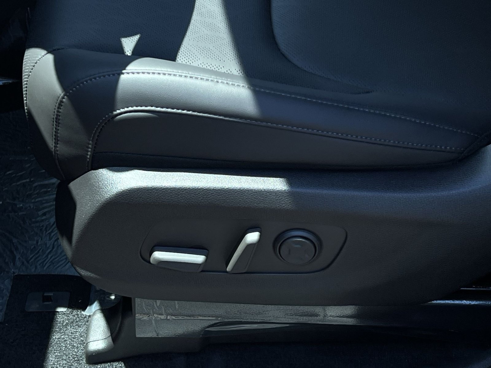New 2026 Kia Carnival FWD image 19