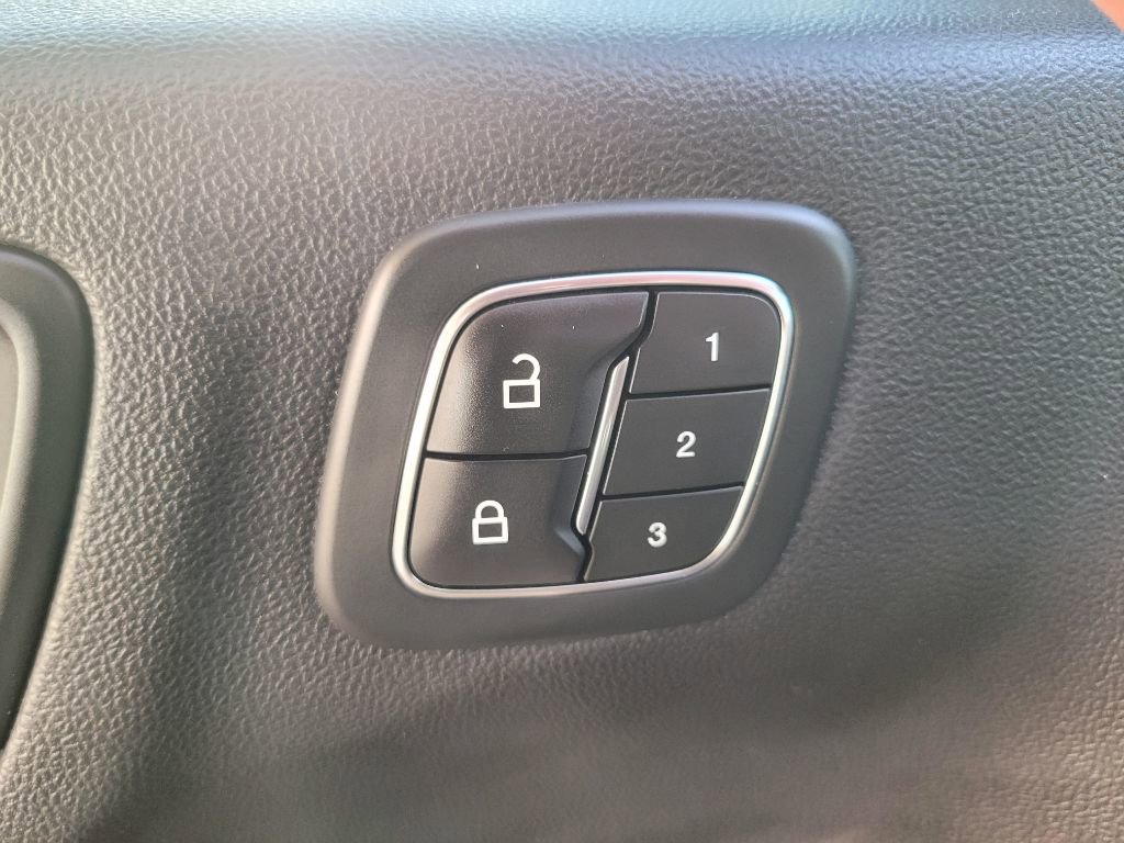 Used 2021 Ford Escape Titanium image 21