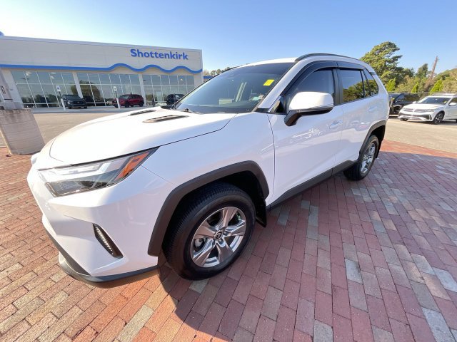 Used 2024 Toyota RAV4 XLE w/ Convenience Package FWD image 28