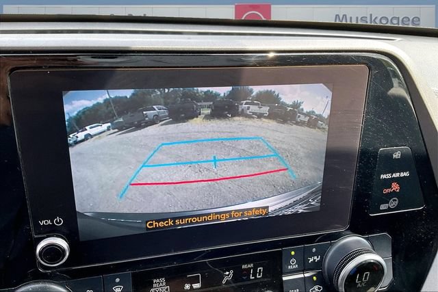 Used 2023 Toyota Highlander L FWD image 14