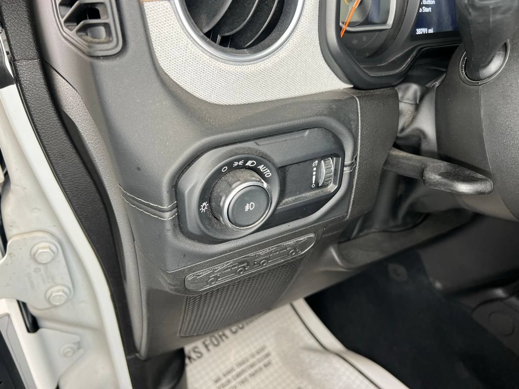 Used 2024 Jeep Wrangler Unlimited Sahara AWD/4WD image 16