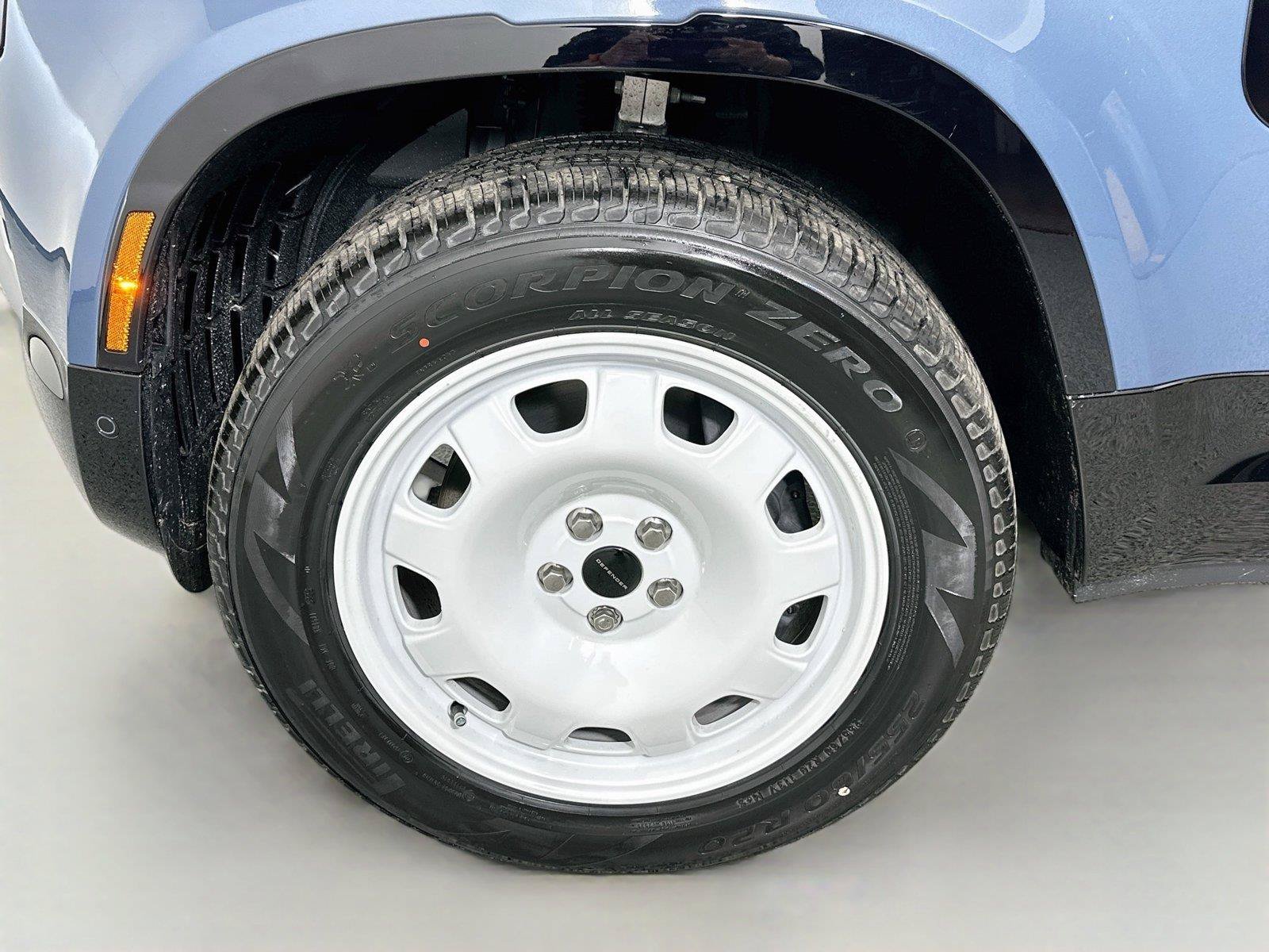 Certified 2026 Land Rover Defender 110 S AWD/4WD image 32