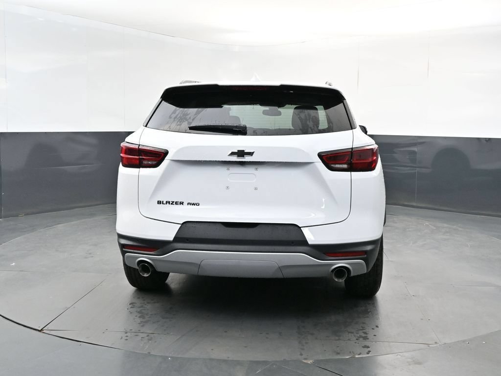 New 2026 Chevrolet Blazer LT w/ Midnight/Sport Edition AWD/4WD image 4