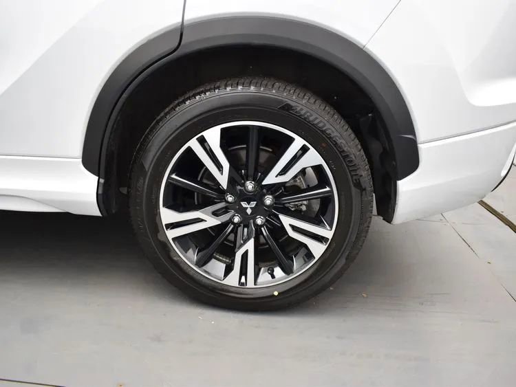 Used 2025 Mitsubishi Eclipse Cross SEL image 36