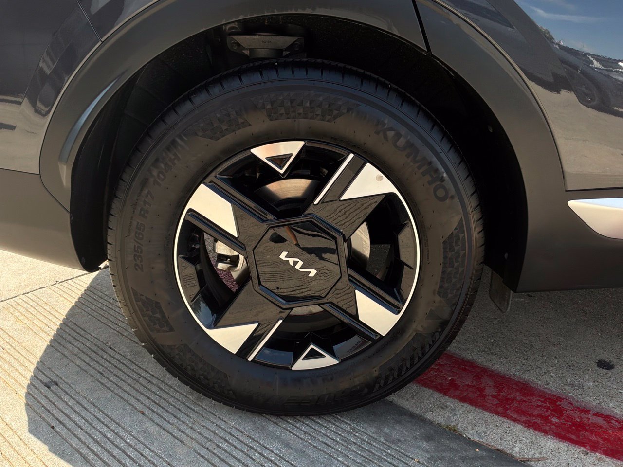 Used 2026 Kia Sportage LX FWD image 9