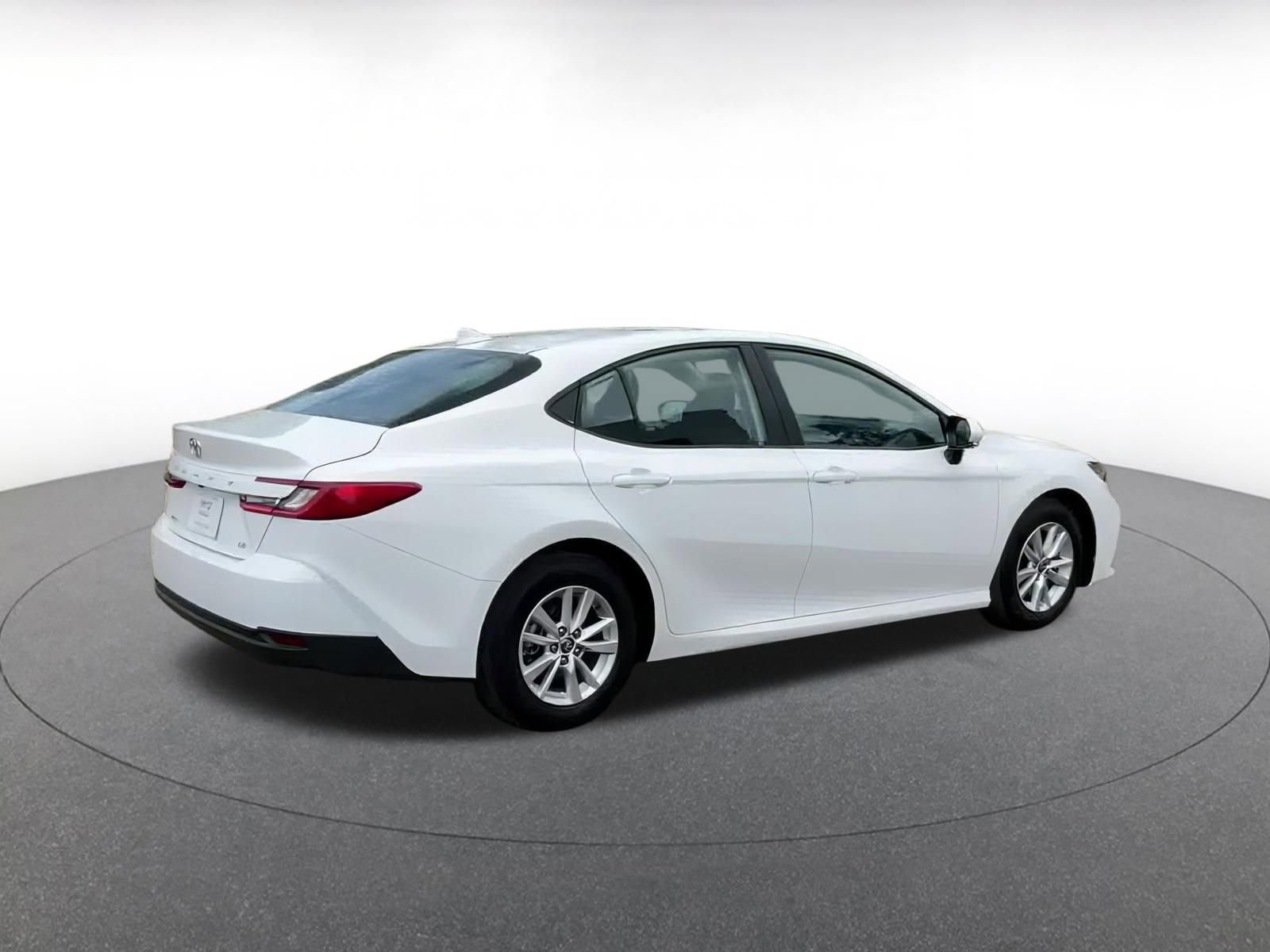 Used 2025 Toyota Camry LE image 14