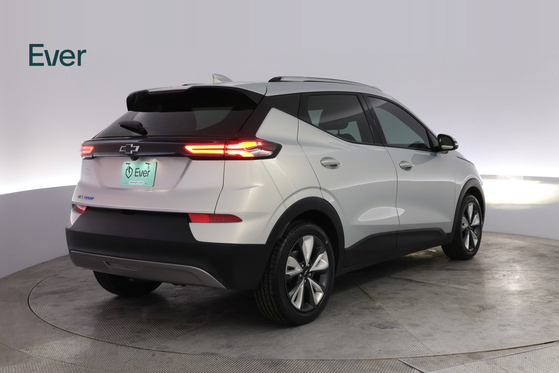 Used 2023 Chevrolet Bolt EUV LT w/ Convenience Package FWD image 3