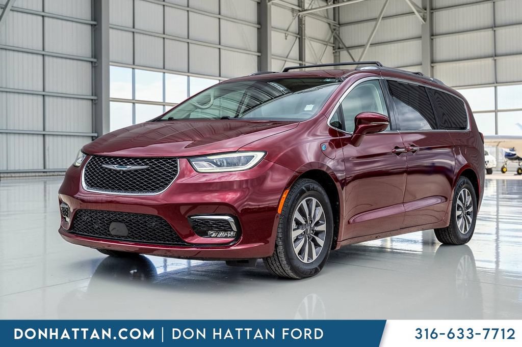Used 2021 Chrysler Pacifica Touring-L FWD video 1