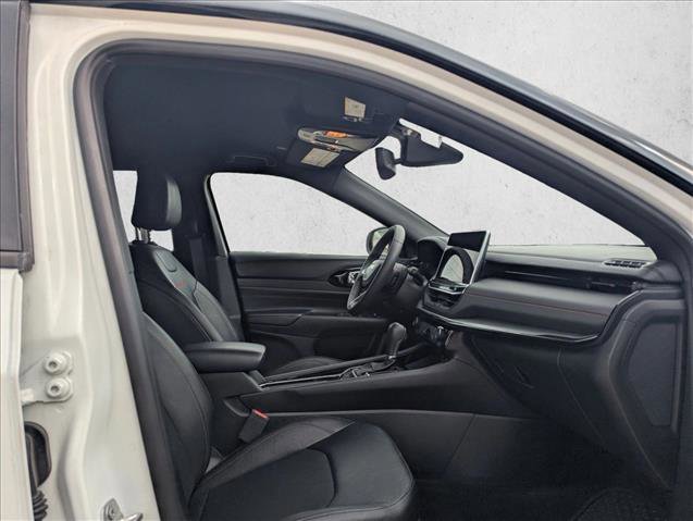 Used 2025 Jeep Compass Trailhawk image 16