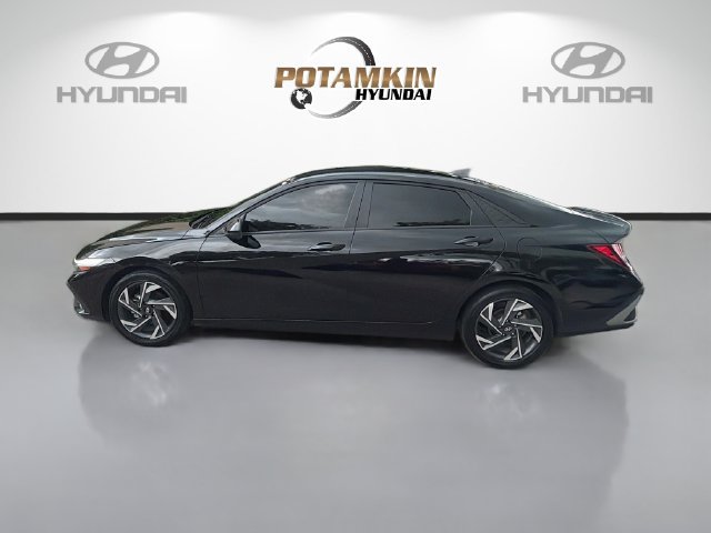 Used 2025 Hyundai Elantra Sport FWD image 8
