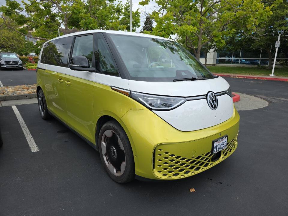 Certified 2025 Volkswagen ID. Buzz Pro S Plus AWD/4WD image 4