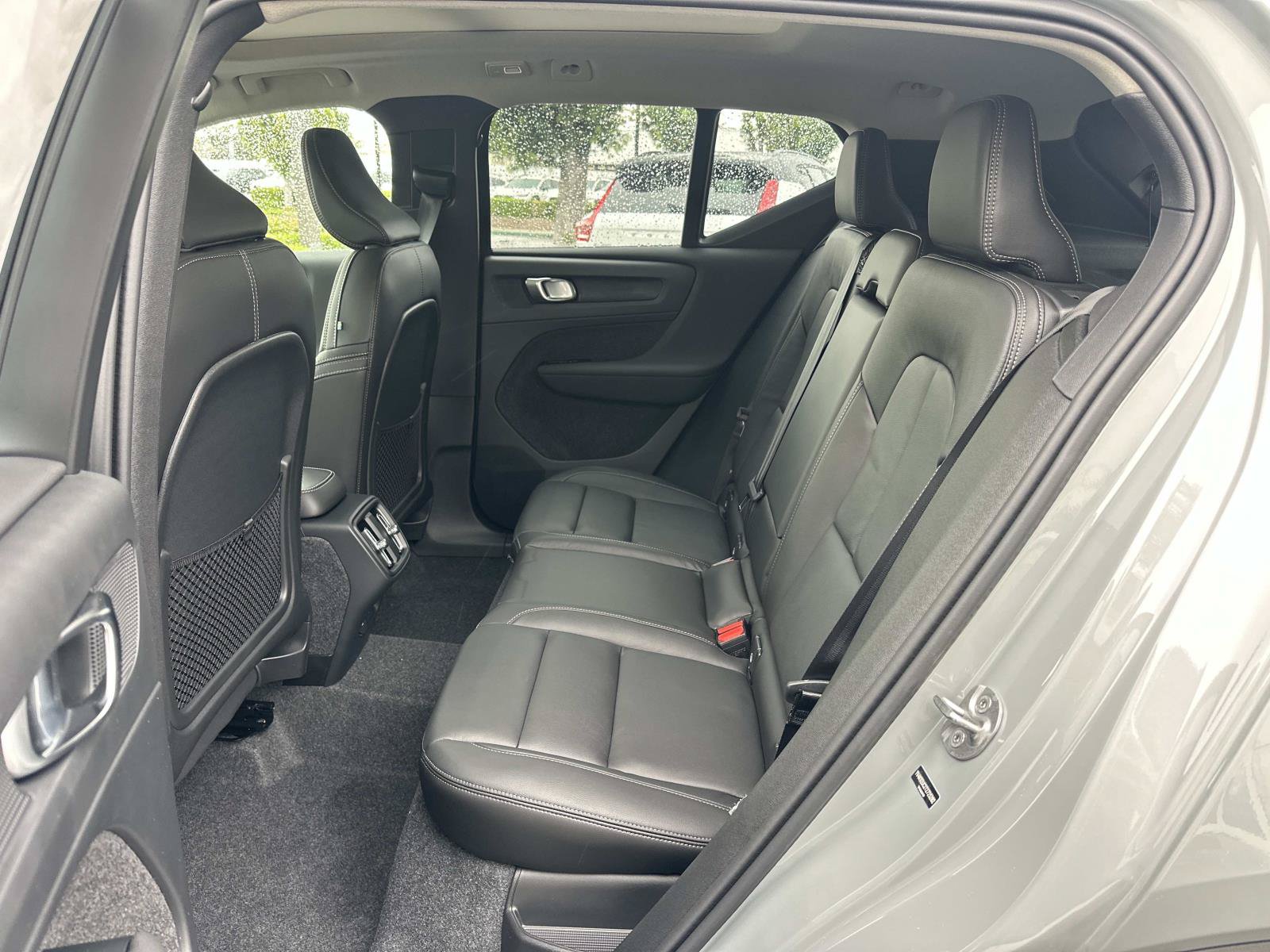 New 2026 Volvo XC40 B4 Plus w/ Climate Package FWD image 17