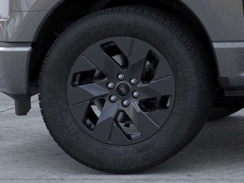 New 2025 Ford F150 Lightning Flash AWD/4WD image 19