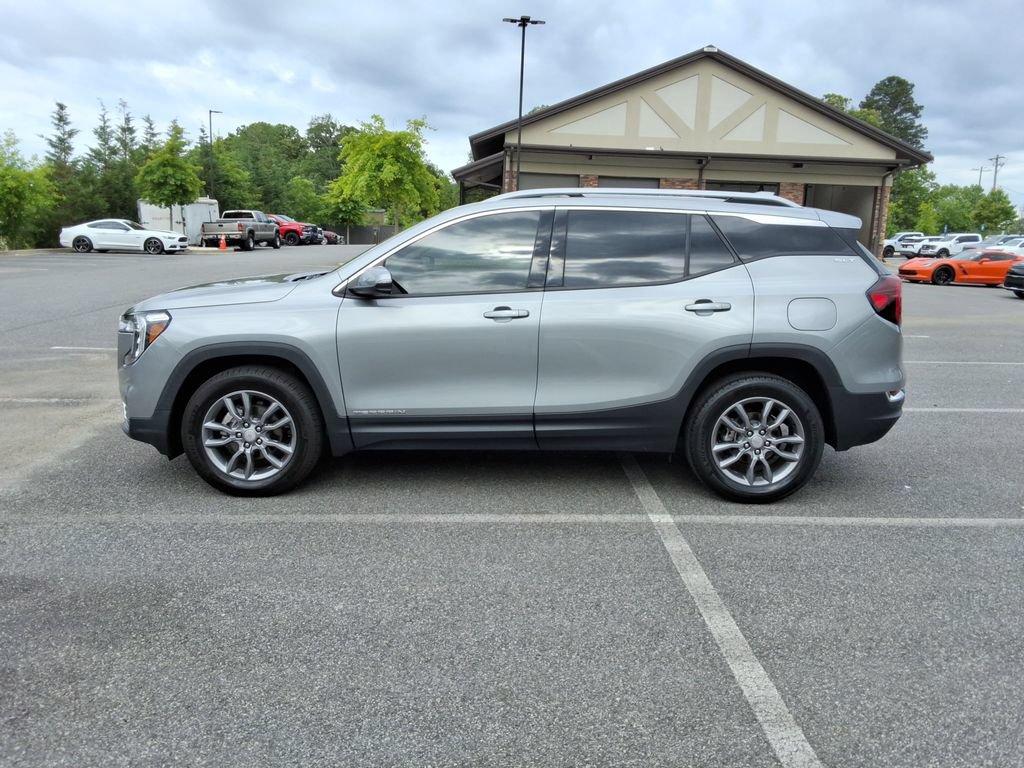 Certified 2024 GMC Terrain SLT w/ Infotainment Package II AWD/4WD image 8