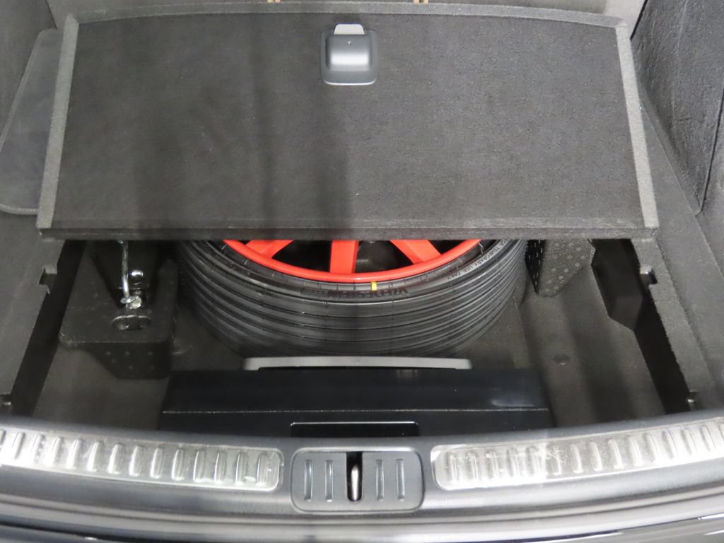 Certified 2026 Porsche Macan AWD/4WD image 48