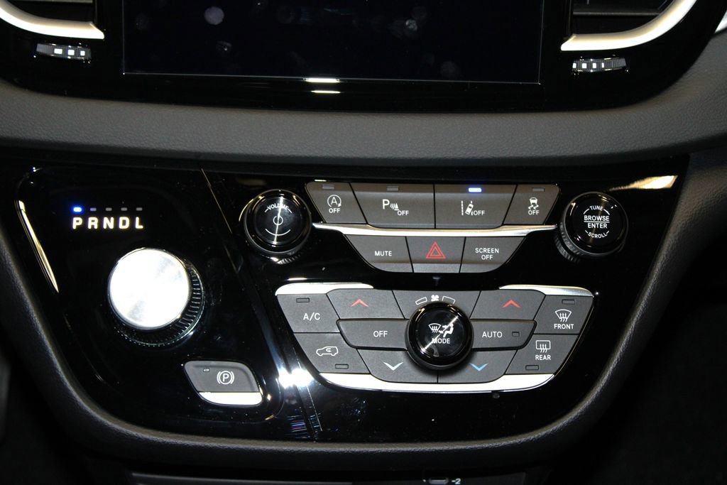 New 2026 Chrysler Voyager LX image 19