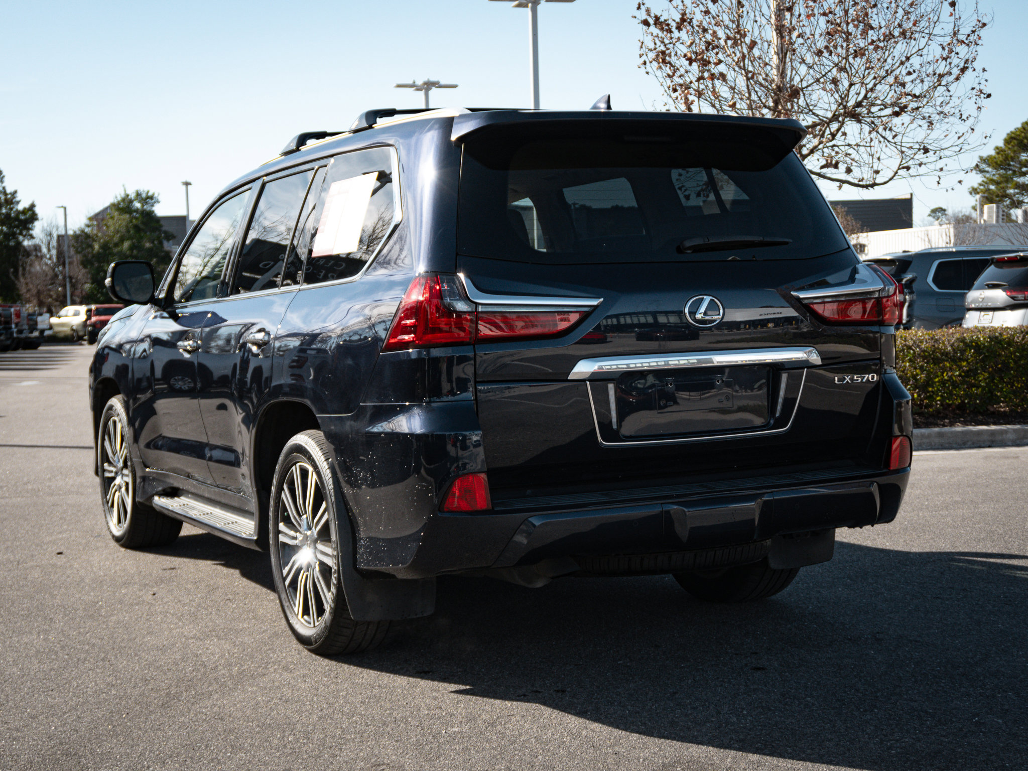 Used 2018 Lexus LX 570 4WD w/ Luxury Package image 8