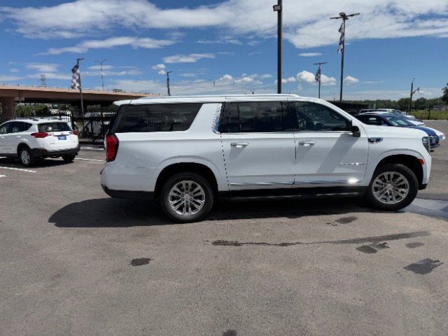 Used 2023 GMC Yukon XL SLT AWD/4WD image 39