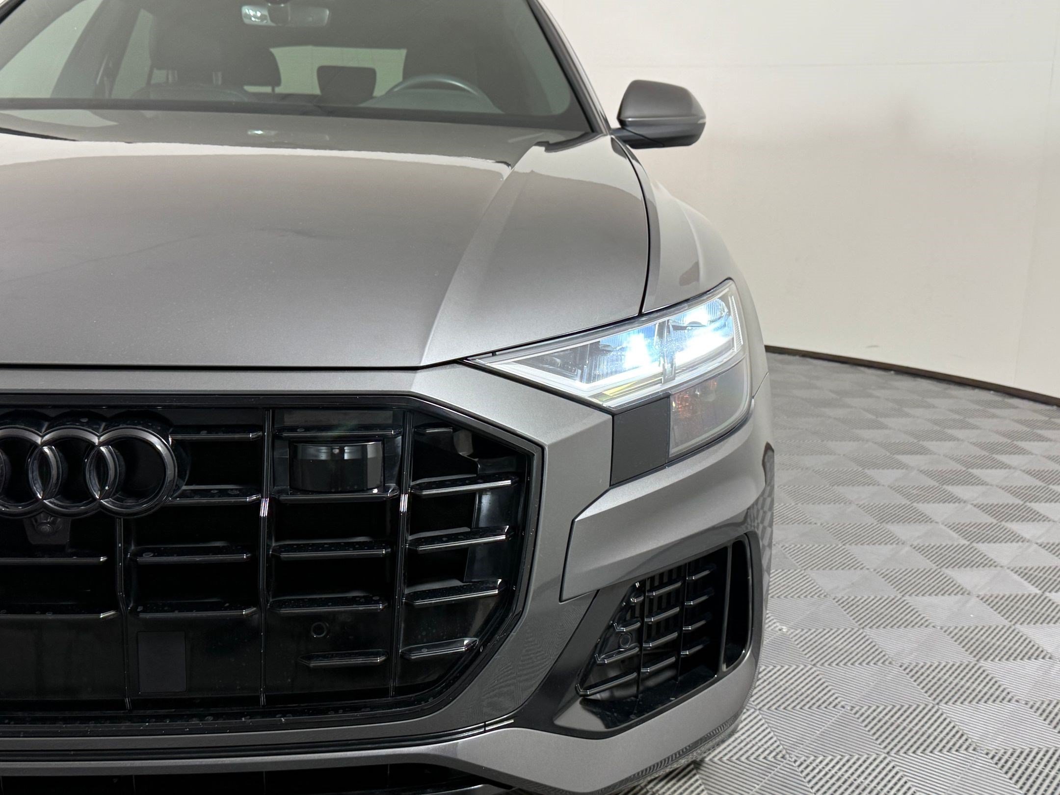 Used 2020 Audi Q8 Premium Plus w/ Premium Plus Package AWD/4WD image 24