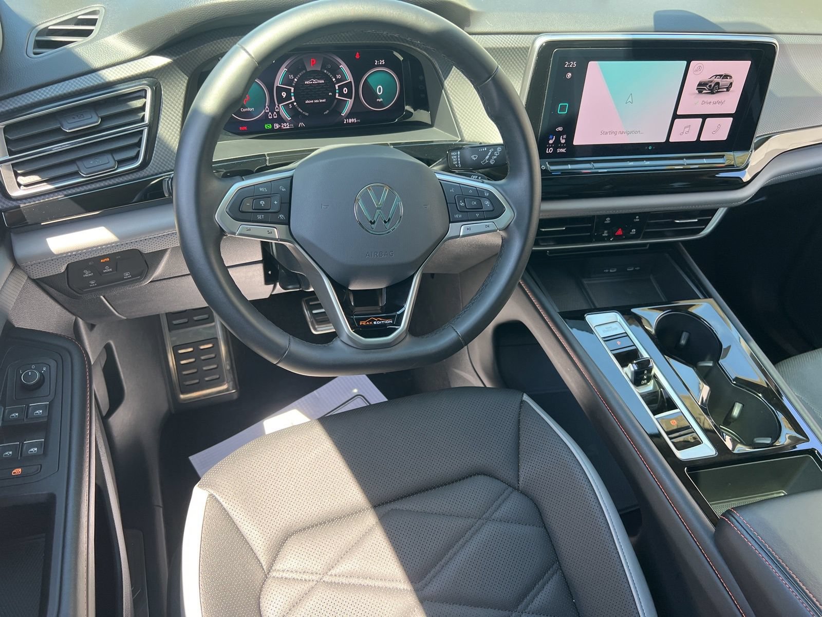 Certified 2024 Volkswagen Atlas Peak Edition SE AWD/4WD image 41
