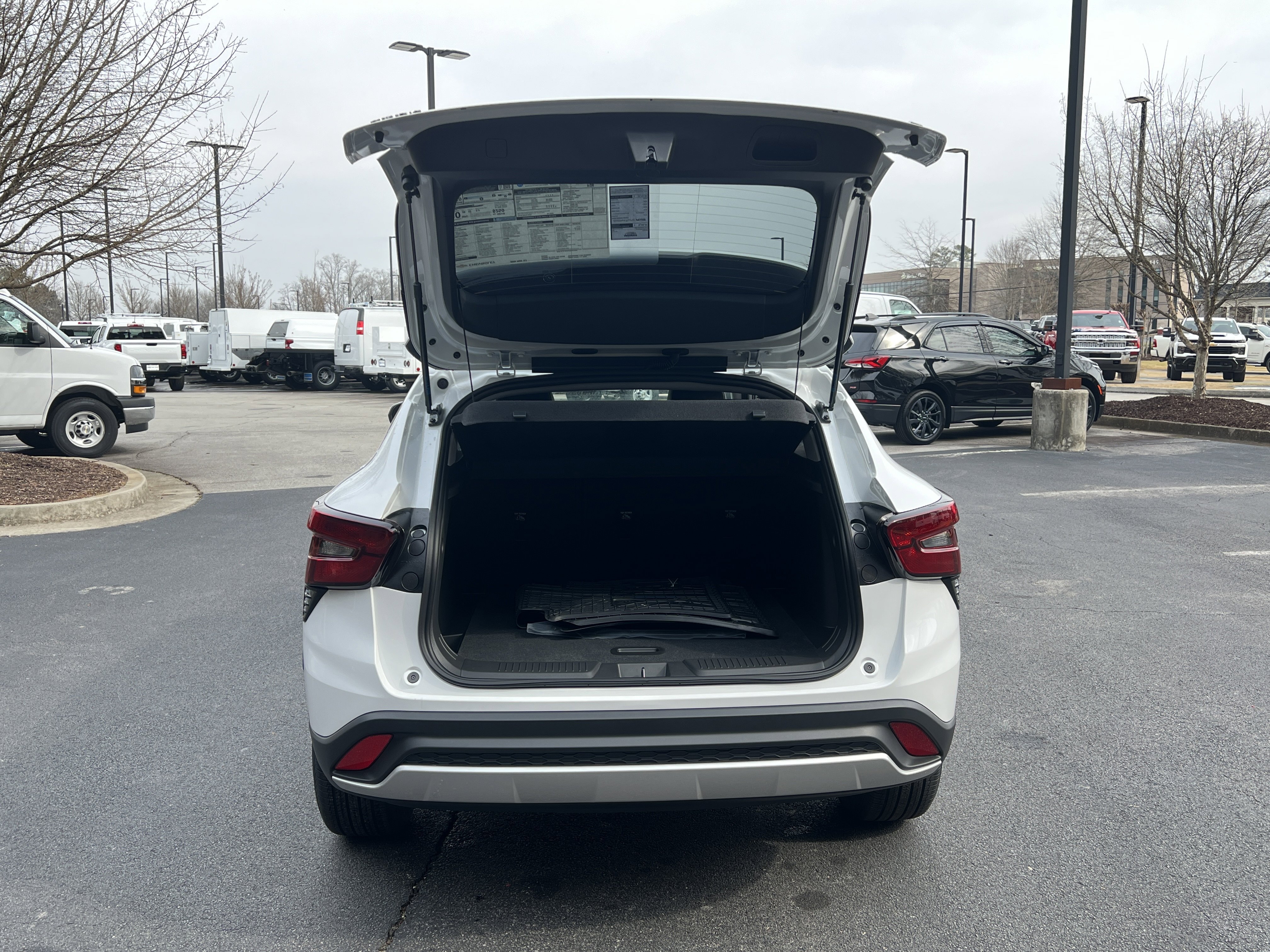 New 2026 Chevrolet Trax LT w/ Sunroof Package image 11