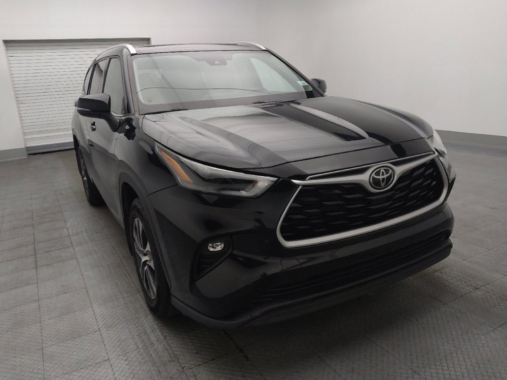 Used 2022 Toyota Highlander XLE image 14