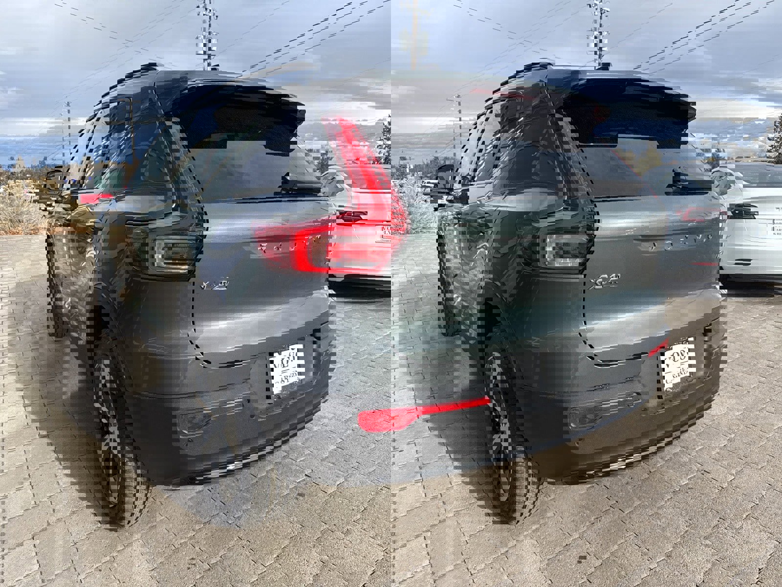 New 2026 Volvo XC40 B5 Plus w/ Protection Package Premier image 4