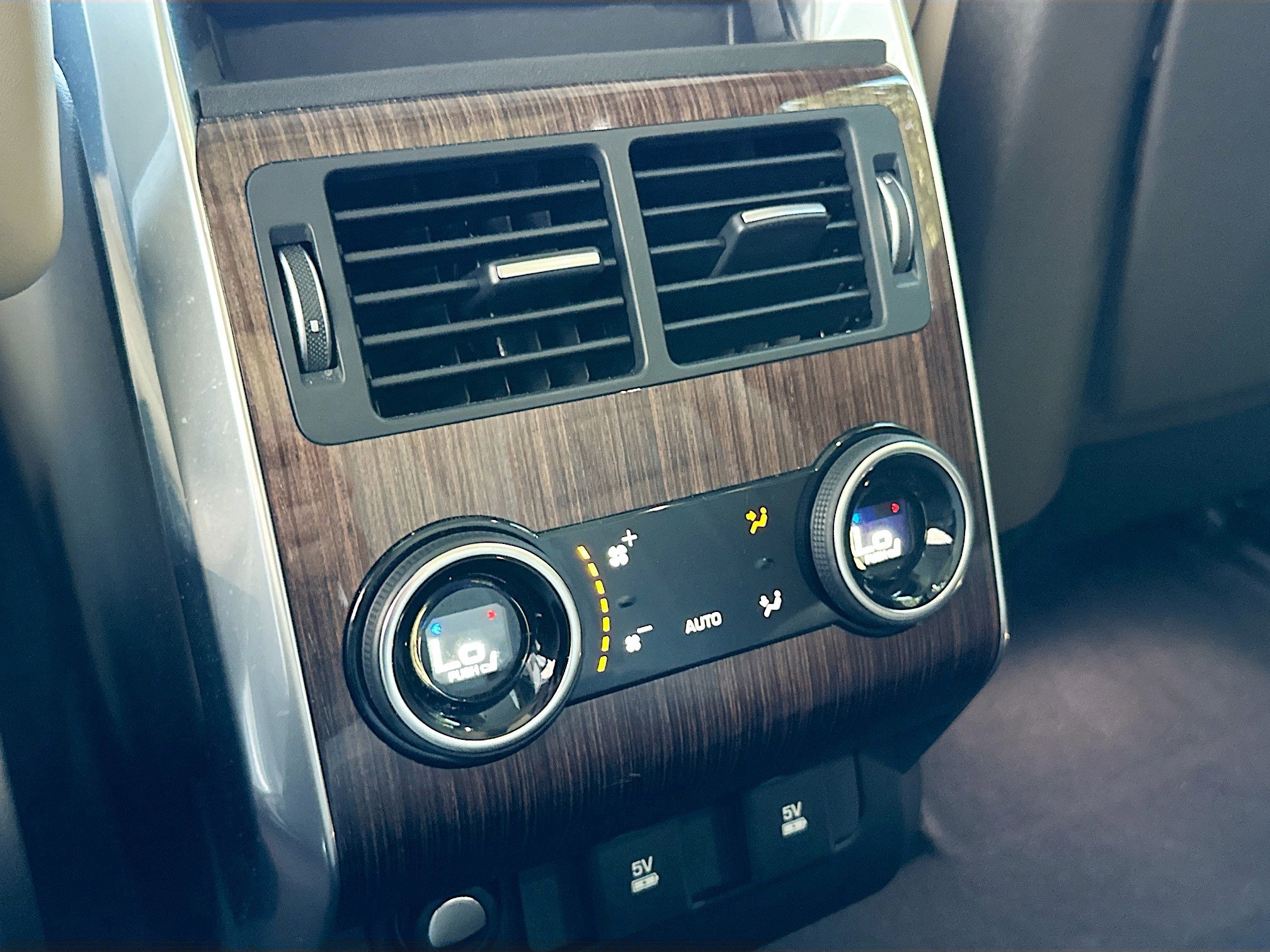 Used 2021 Land Rover Range Rover Sport HSE Silver Edition image 26