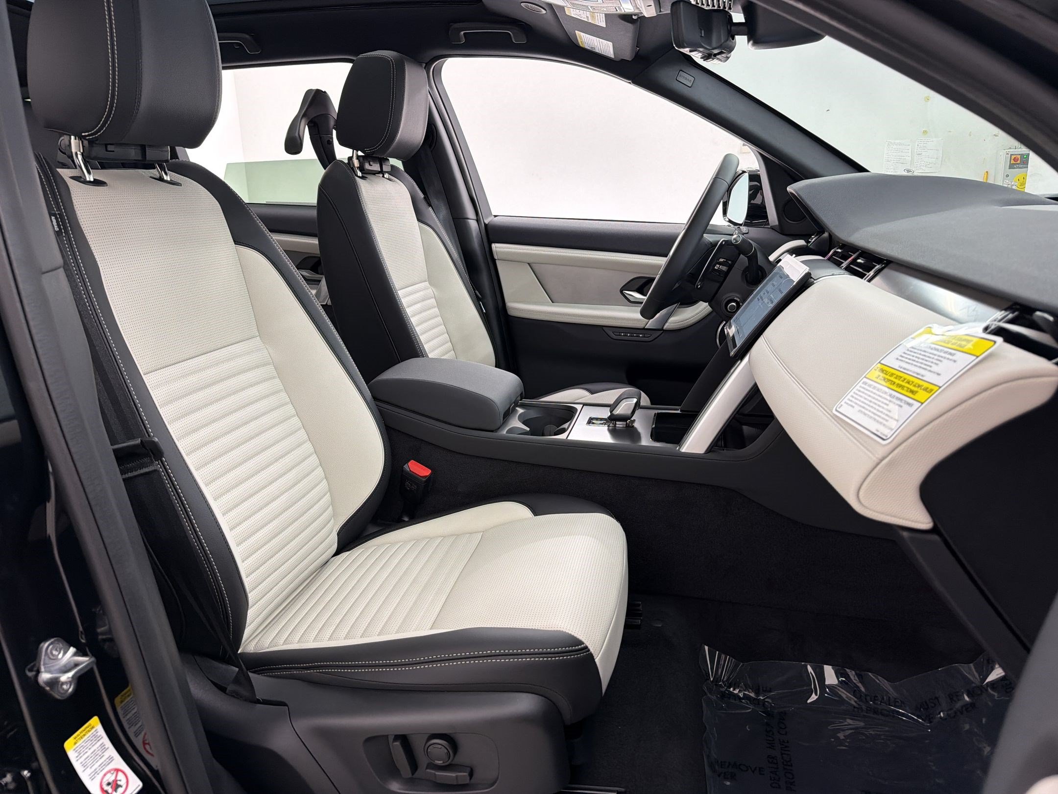New 2026 Land Rover Discovery Sport Landmark AWD/4WD image 26