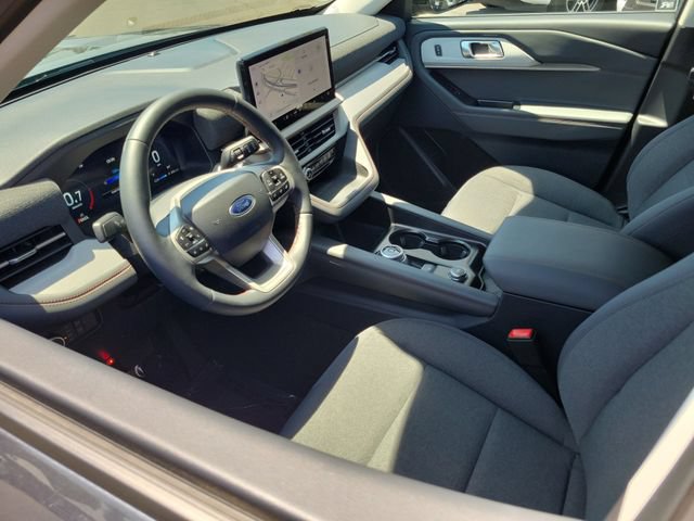 Used 2026 Ford Explorer Active RWD image 3