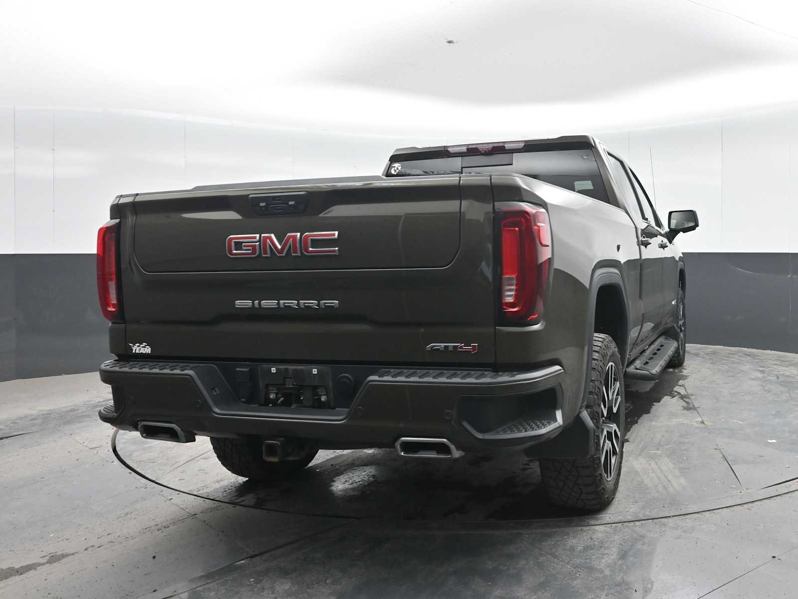 Used 2023 GMC Sierra 1500 AT4 w/ AT4 Premium Package AWD/4WD image 10