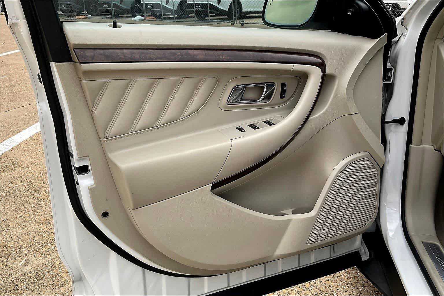 Used 2012 Ford Taurus Limited image 27