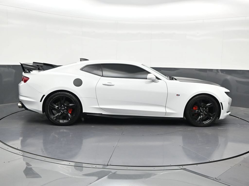 Used 2021 Chevrolet Camaro LT RWD image 7