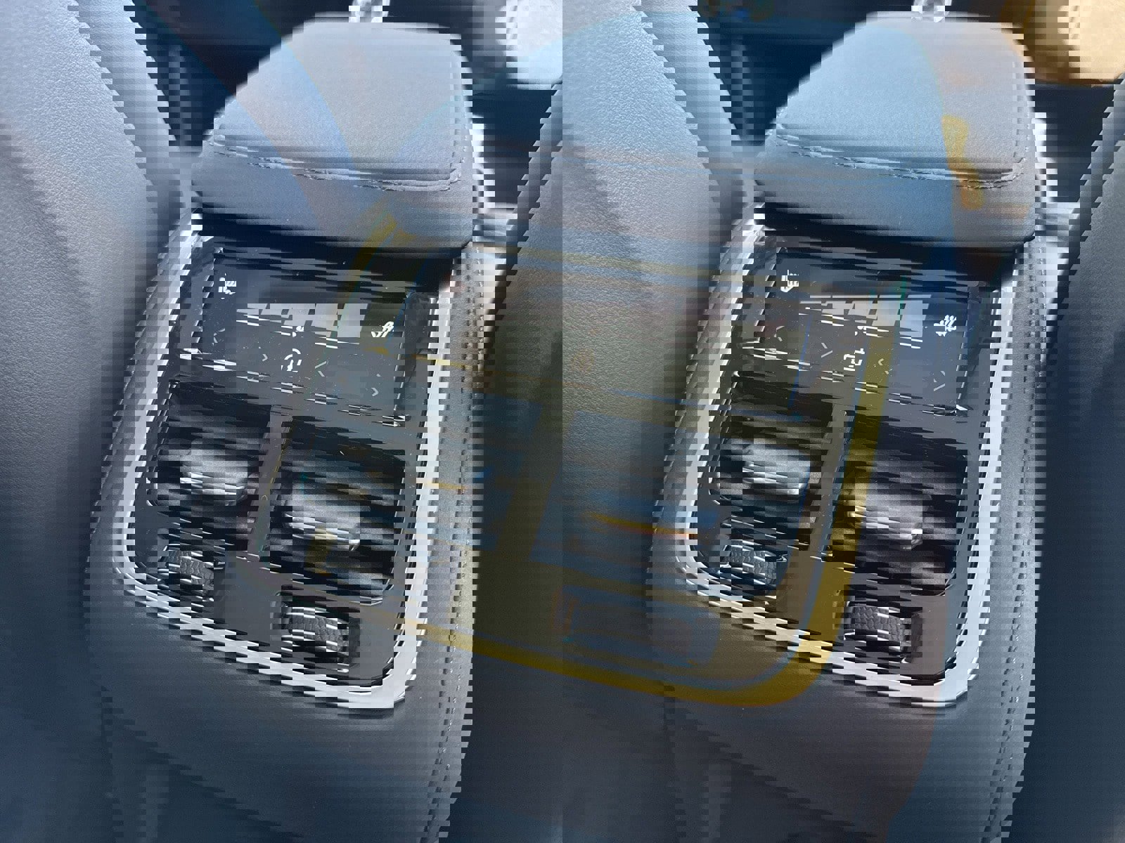 New 2026 Volvo XC90 T8 Ultra image 17