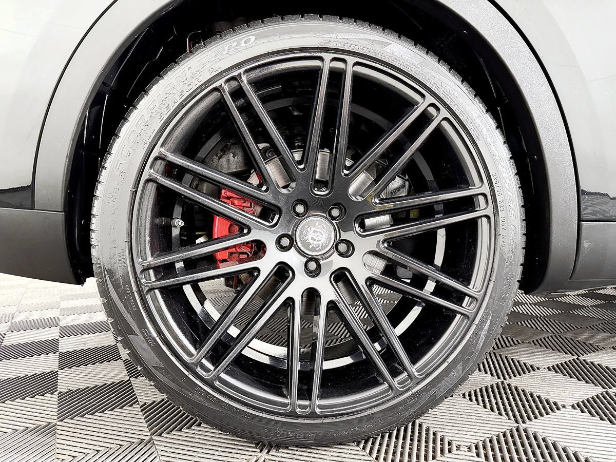 Used 2018 Maserati Levante AWD/4WD image 30