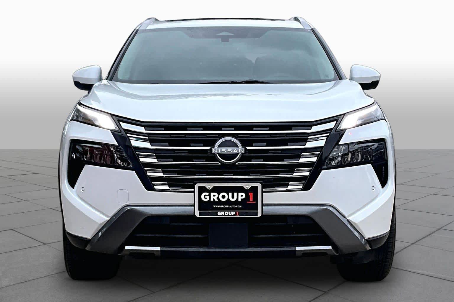 Used 2024 Nissan Rogue SL w/ SL Premium Package FWD image 4